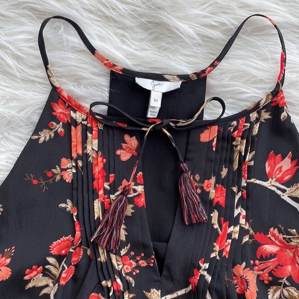 Joie | Jossa Pintuck Pleated Floral Dress in Caviar - Picture 4 of 12